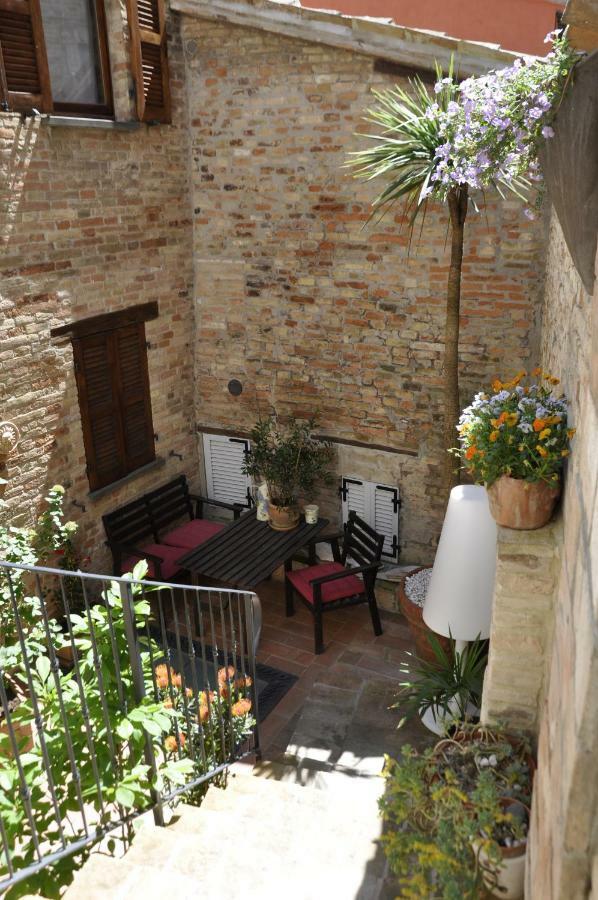 B&B Albornoz Urbino Buitenkant foto